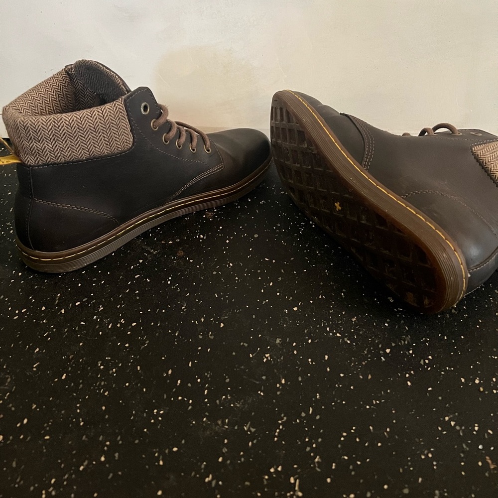 Dr. Marten Shoreditch  leather brown lace up boots